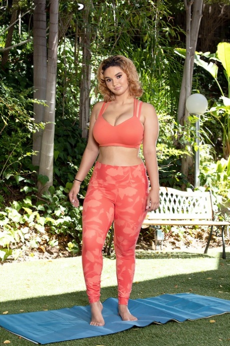 chubby yoga pants hot sexy picture