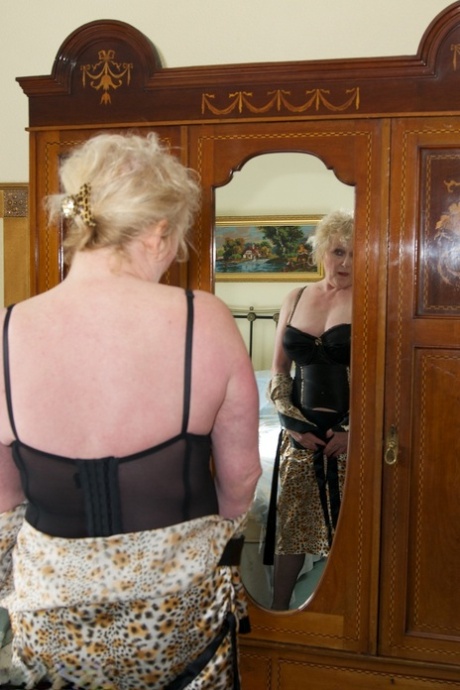 granny lingerie hot naked pic