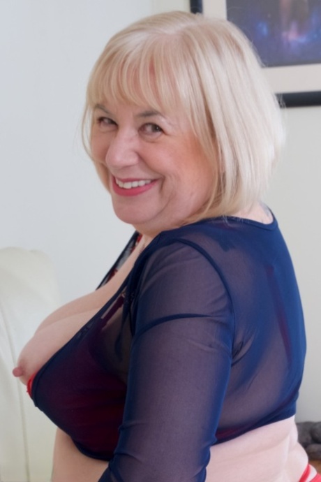 mature bbw lingerie naked images