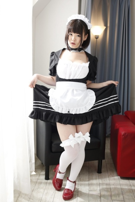 asian maid free nude photo
