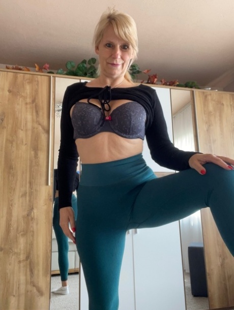 mature fitness erotic picture