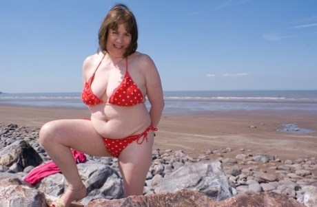 mature beach sexy nude images