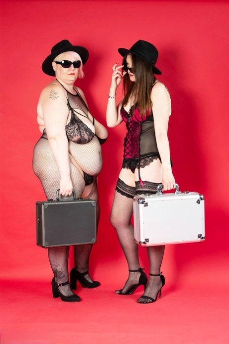 mature bbw lingerie art nude pictures