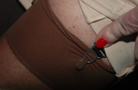 nylon mature sexy belle image