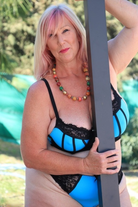 mature bbw lingerie naked galleries