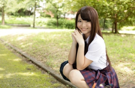 日本女学生 美麗的裸體 圖片