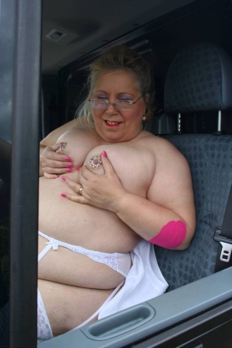 bbw glasses beautiful naked pictures