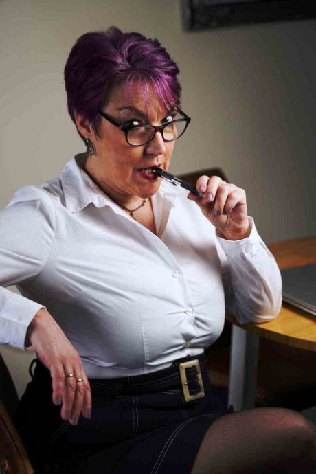 mature secretary free sexy images