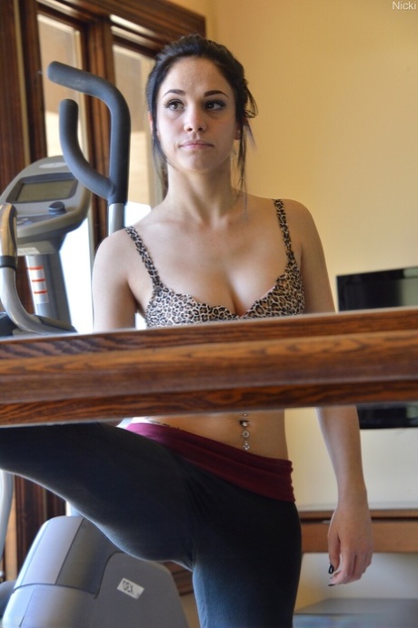 amateur yoga pants sexy nude archive