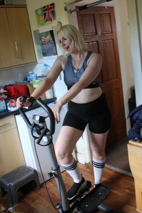 mature yoga pants free naked image