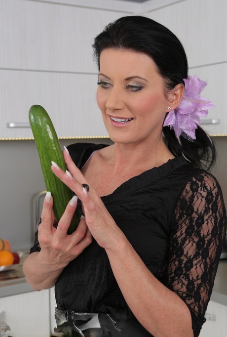 godemiché milf chaud parfait image
