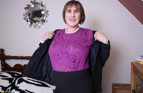 grand-mère solo nu parfait collection