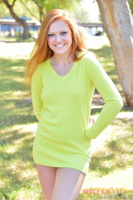 Farrah Flower star hd picture