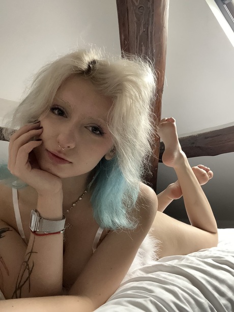 skinny babe hot photo