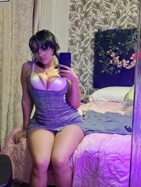adolescente colombiana desnudos galerías