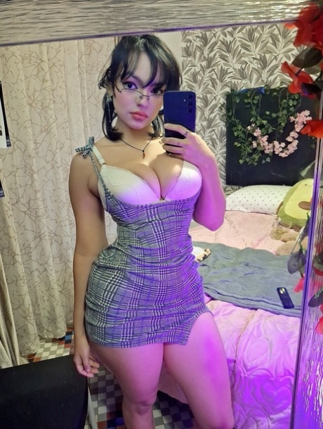 busty chubby teen sexy nude image