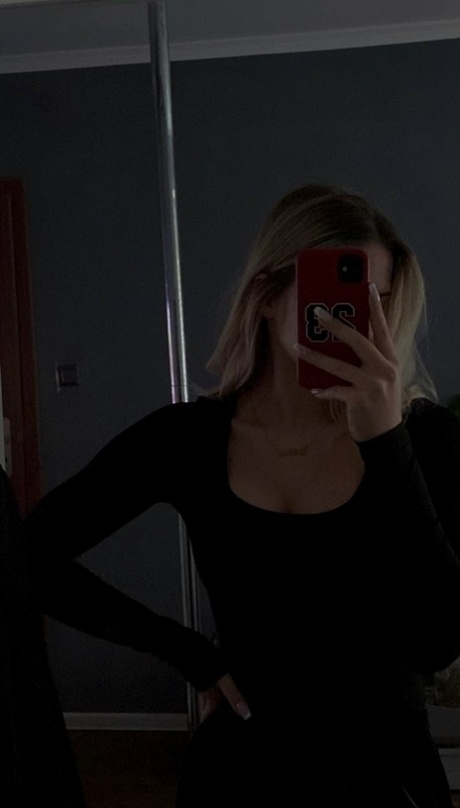 selfie amatoriale di un giovane xxx in alto gallerie