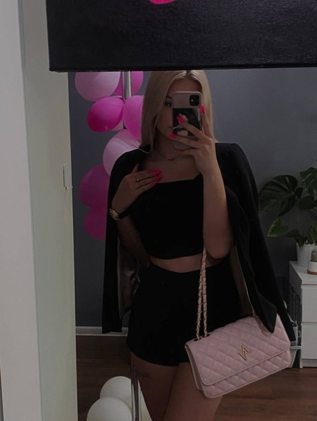selfie blond porno gratuit galeries