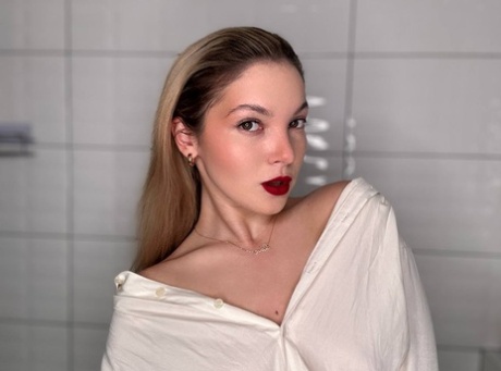 red lipstick free archive