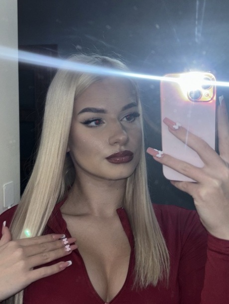 selfie amatoriale di un giovane gratis perfetto foto