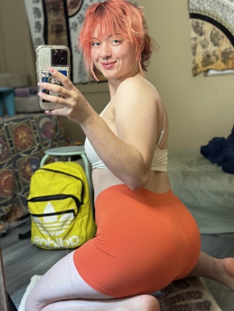 růžové vlasy xxx nahá obrázek
