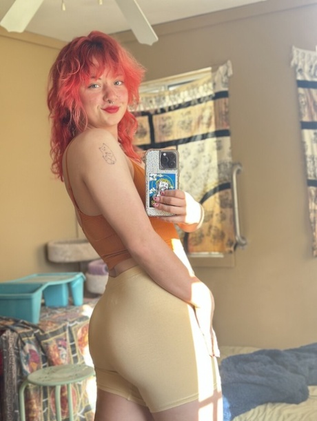 redhead pawg hot naked photo