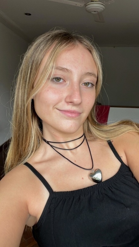 blondýnka selfie hezká zdarma fotky