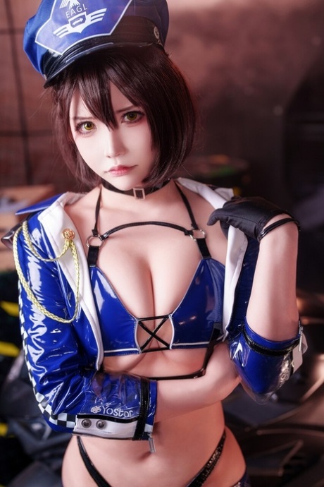 cosplay s velkými prsy pornografické hd fotky