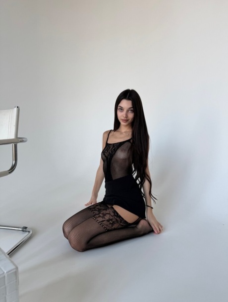 mager brunett tonåring vacker porr foto