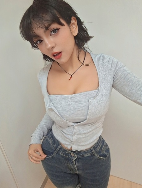 giovane latina paffuta bello caldo Immagine