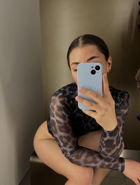 selfie adolescente caliente perfecto imágenes