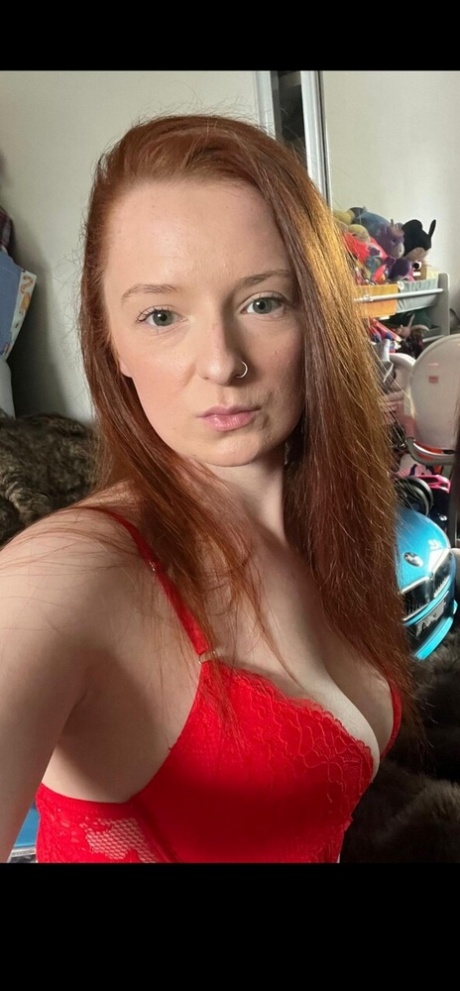 křivky zrzka pornografická erotika fotografie