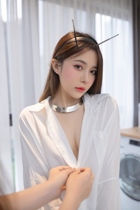 つま先しゃぶり 裸 画像