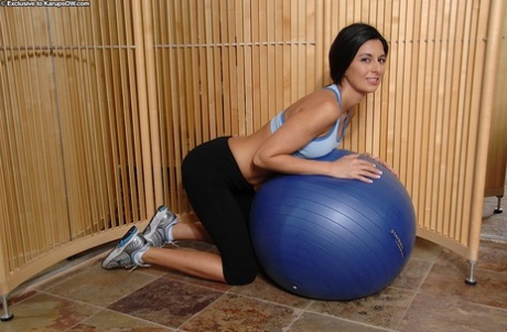 mature fitness art naked photos