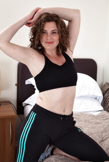 mature yoga pants exclusive pictures