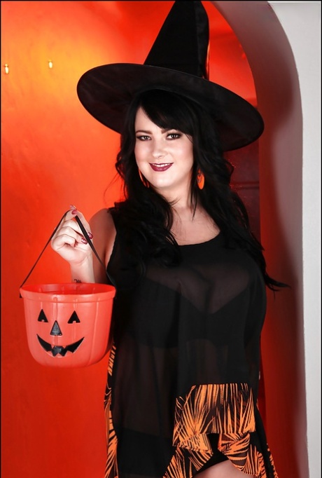 Rachel Aldana star best photos