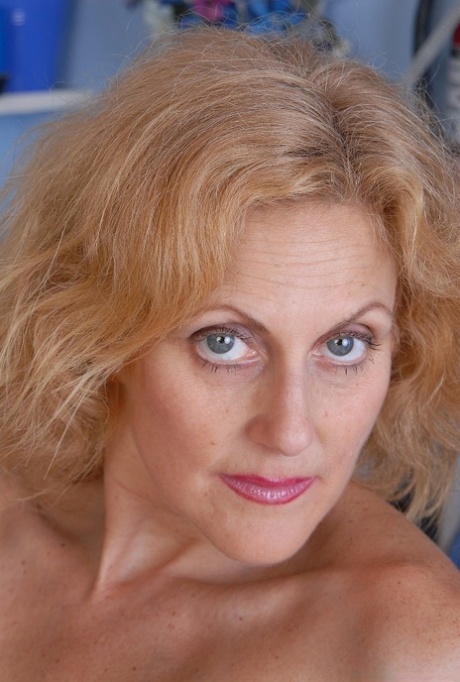 mature face free xxx photo