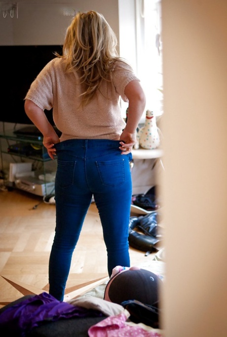 store kvinner jeans pen kunst gallerier