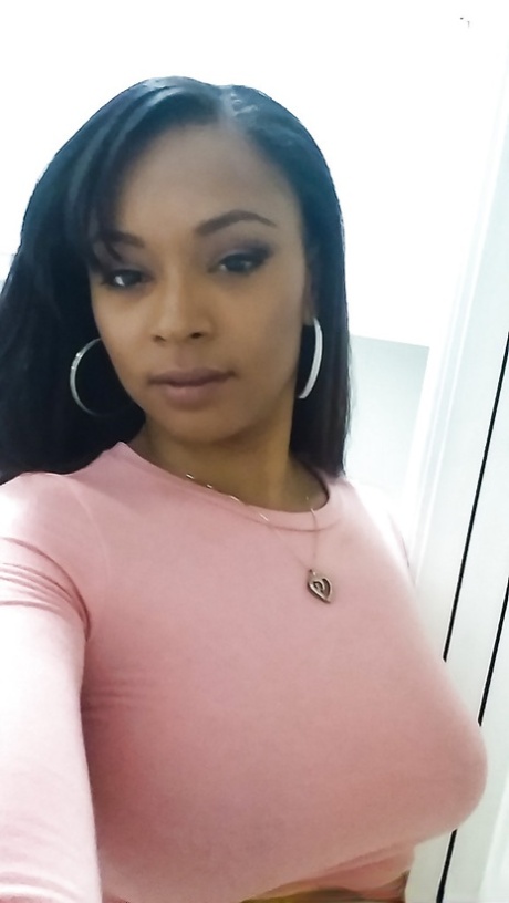 Porsha Carrera erotic model photo