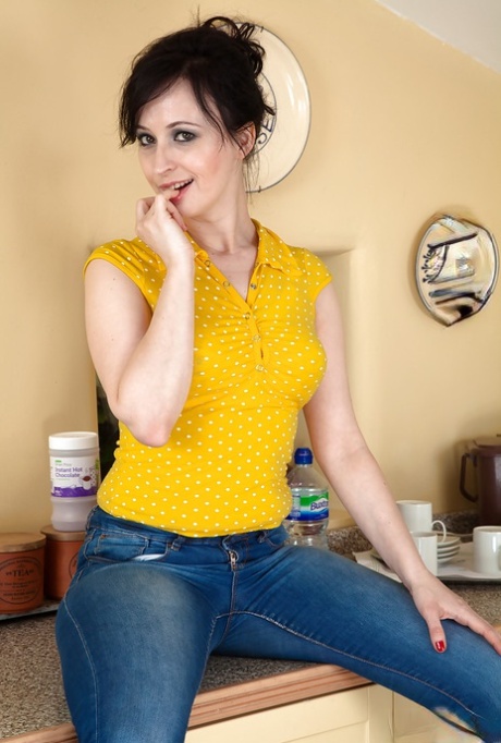 british mature hot sexy picture