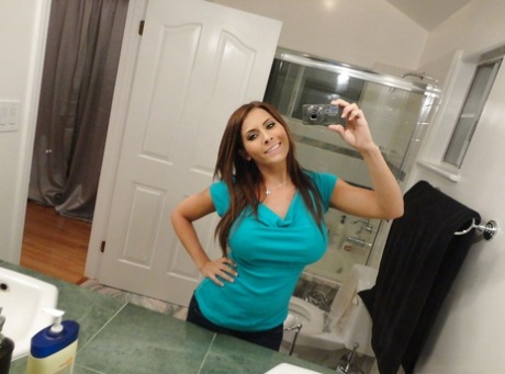 big tits selfie hd gallery