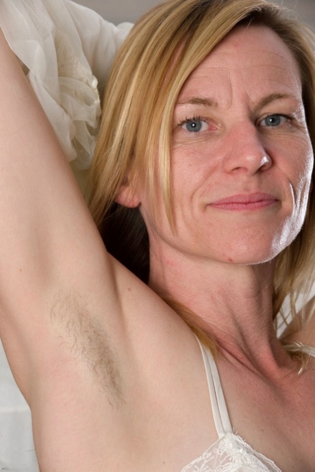 hårete moden pornografisk hd bilde