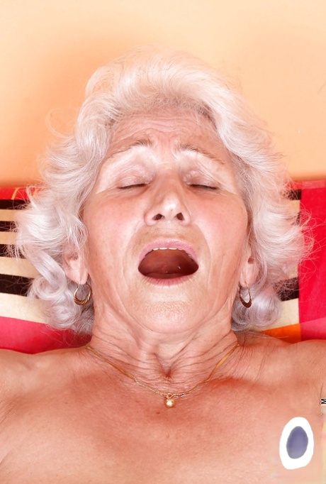 granny face nudes pic