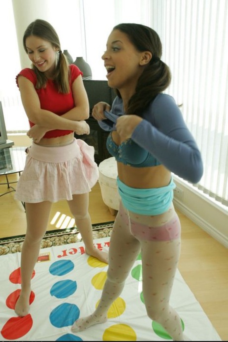 amateur lesbian free naked galleries