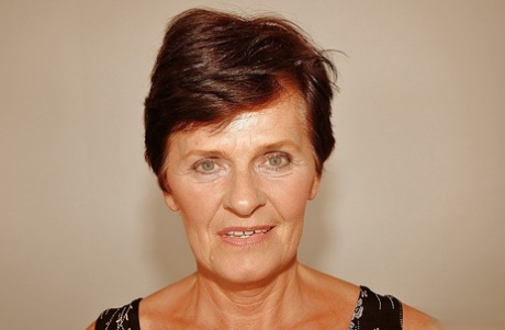 visage de grand-mère xxx haut photo