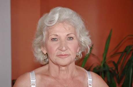 visage de grand-mère assez exclusif des photos