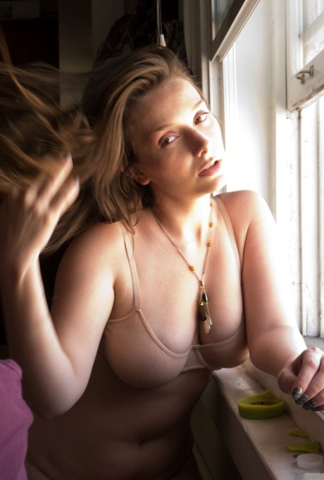 Snowflake high quality pornstar photos