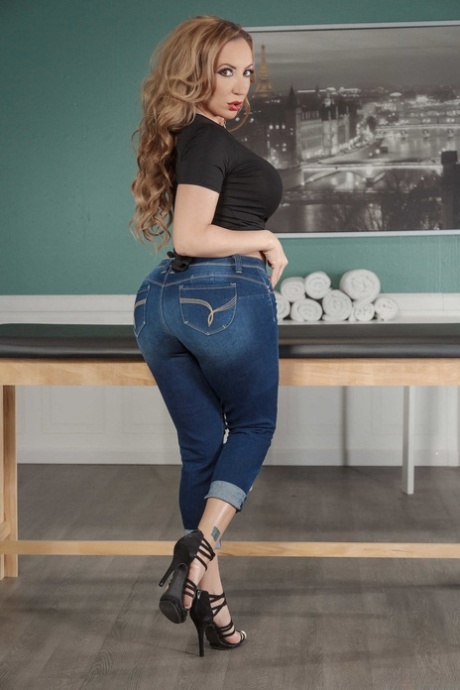 gros jeans chaud gratuit archive