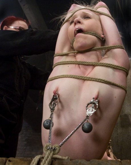 BDSM maigre nu libre photo