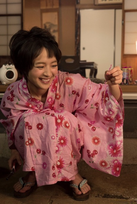 japanese short hair nudes pictures